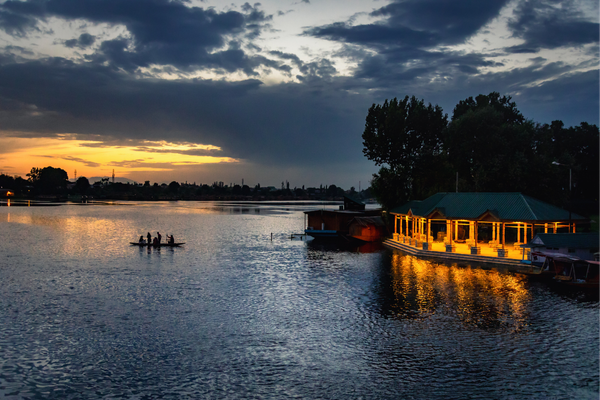 Magnificent Kashmir Tour 07 Days...